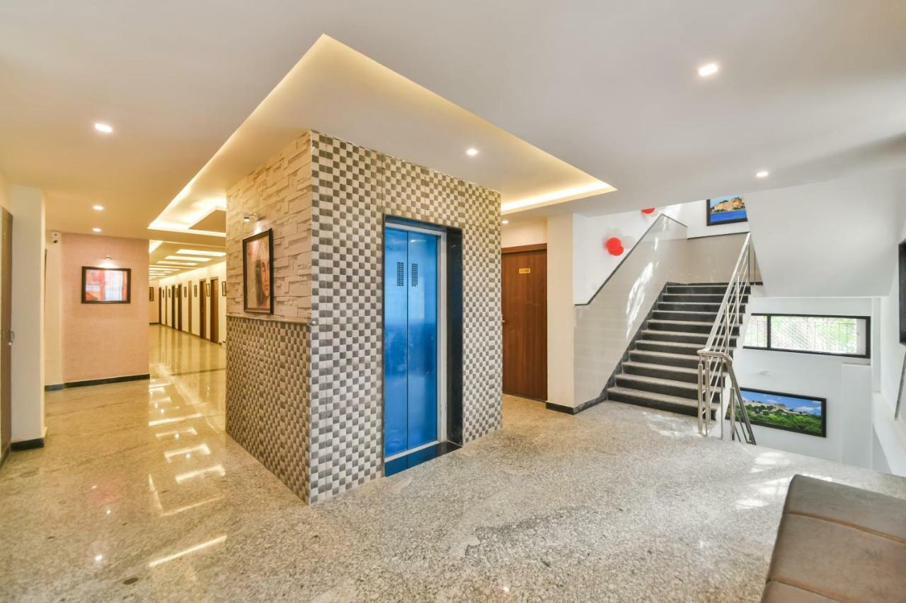 Golden Feather Hotel Udaipur Exterior photo